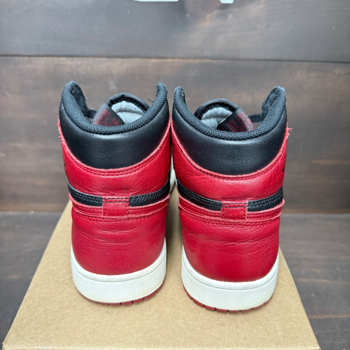 Jordan 1 Retro High Bred Banned (2016) Size 8.5 (Pre-Owned) - Image 5