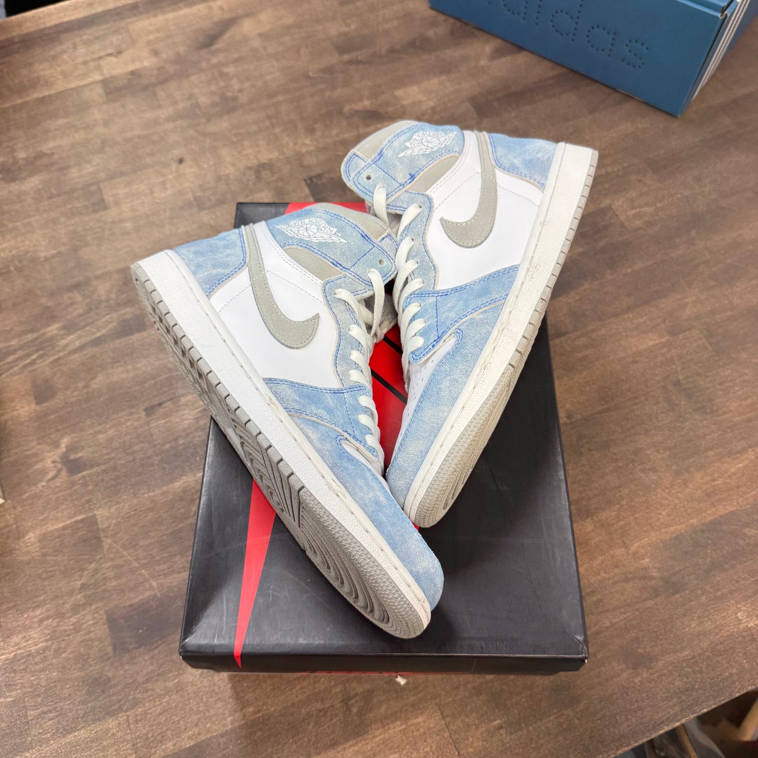 Hyper Royal Smoke Grey Jordan 1 High (USED)