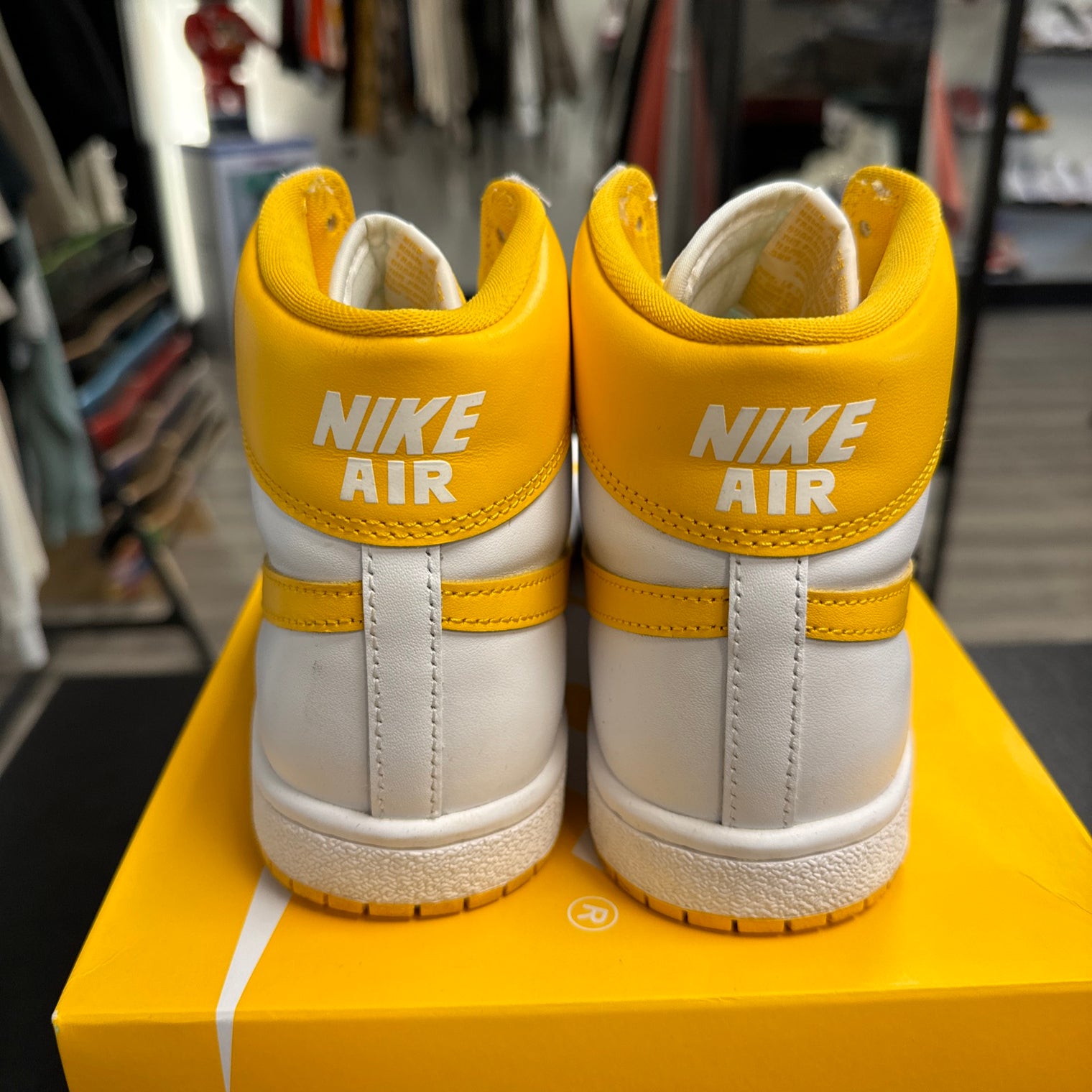 University Gold Air Ship (USED)