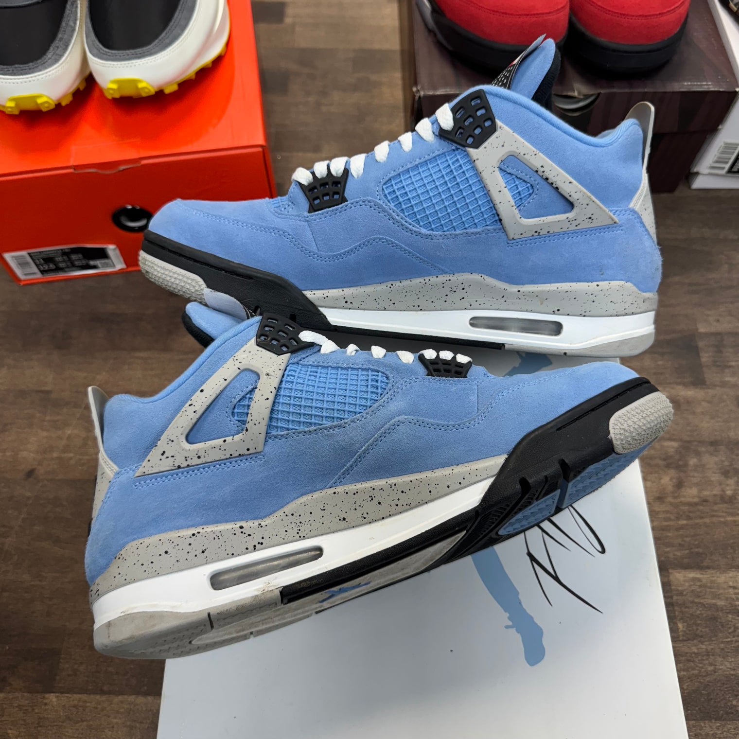 University Blue Jordan 4 Retro (USED)