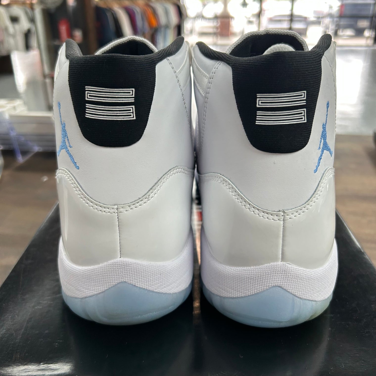 Legend Blue Jordan 11 2024 (USED)