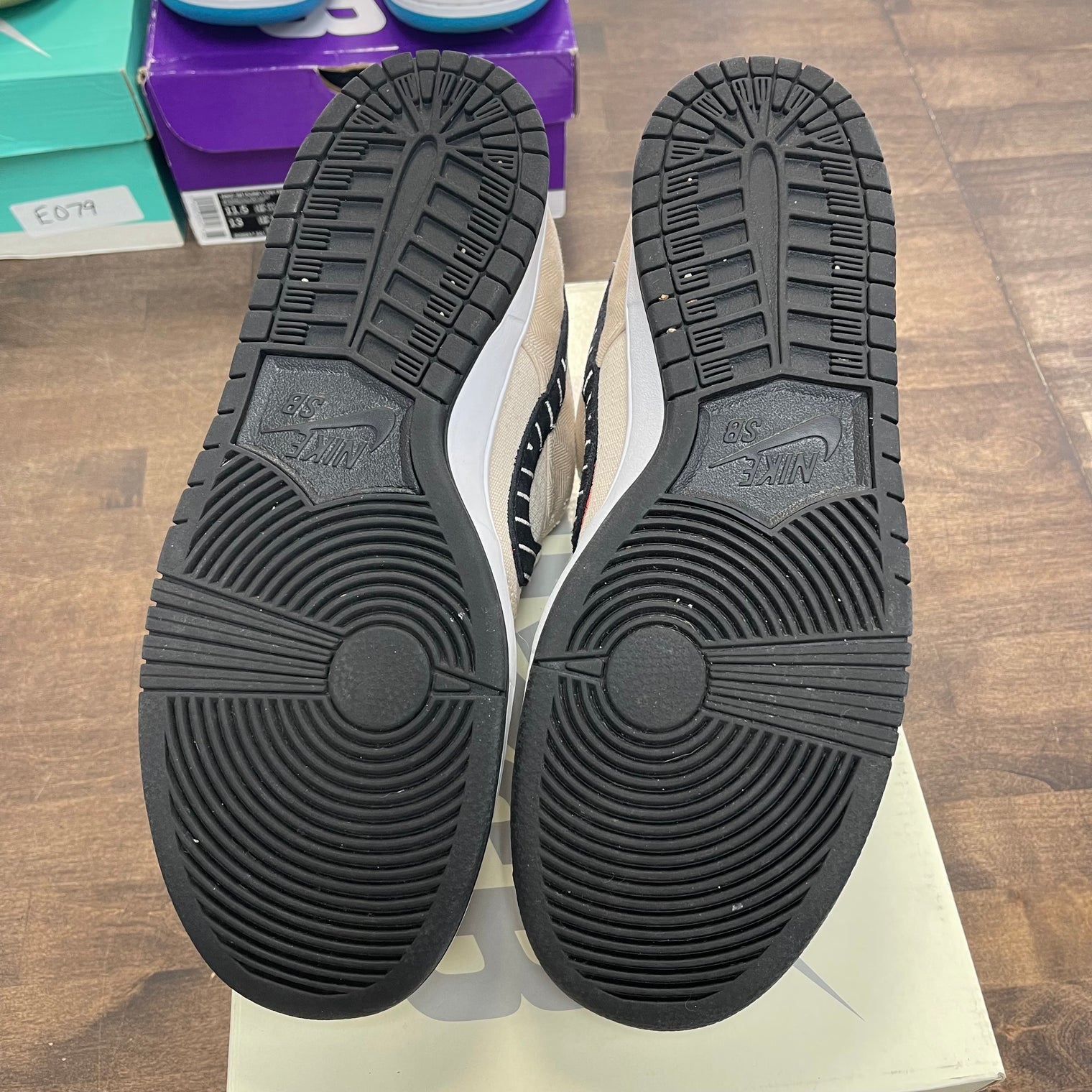 Albino & Preto SB Dunk Low (USED)
