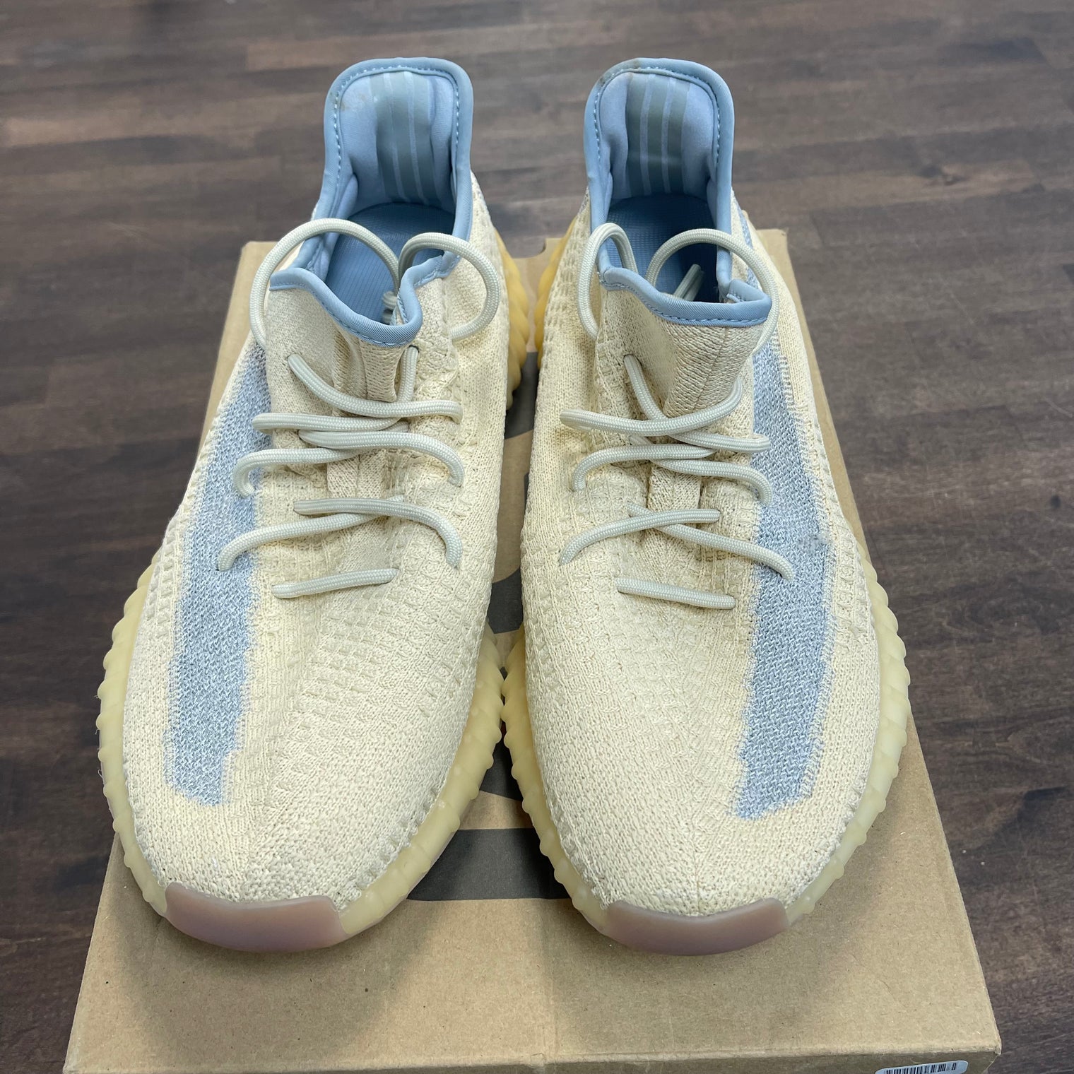 Linen Yeezy 350 (USED)