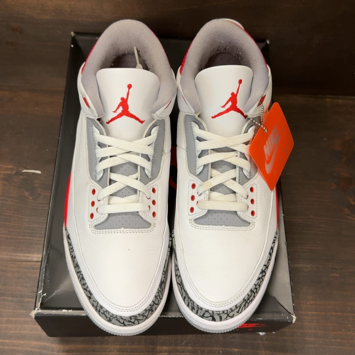 Jordan 3 Retro Fire Red (2022) Size 11 (Pre-Owned) - tag