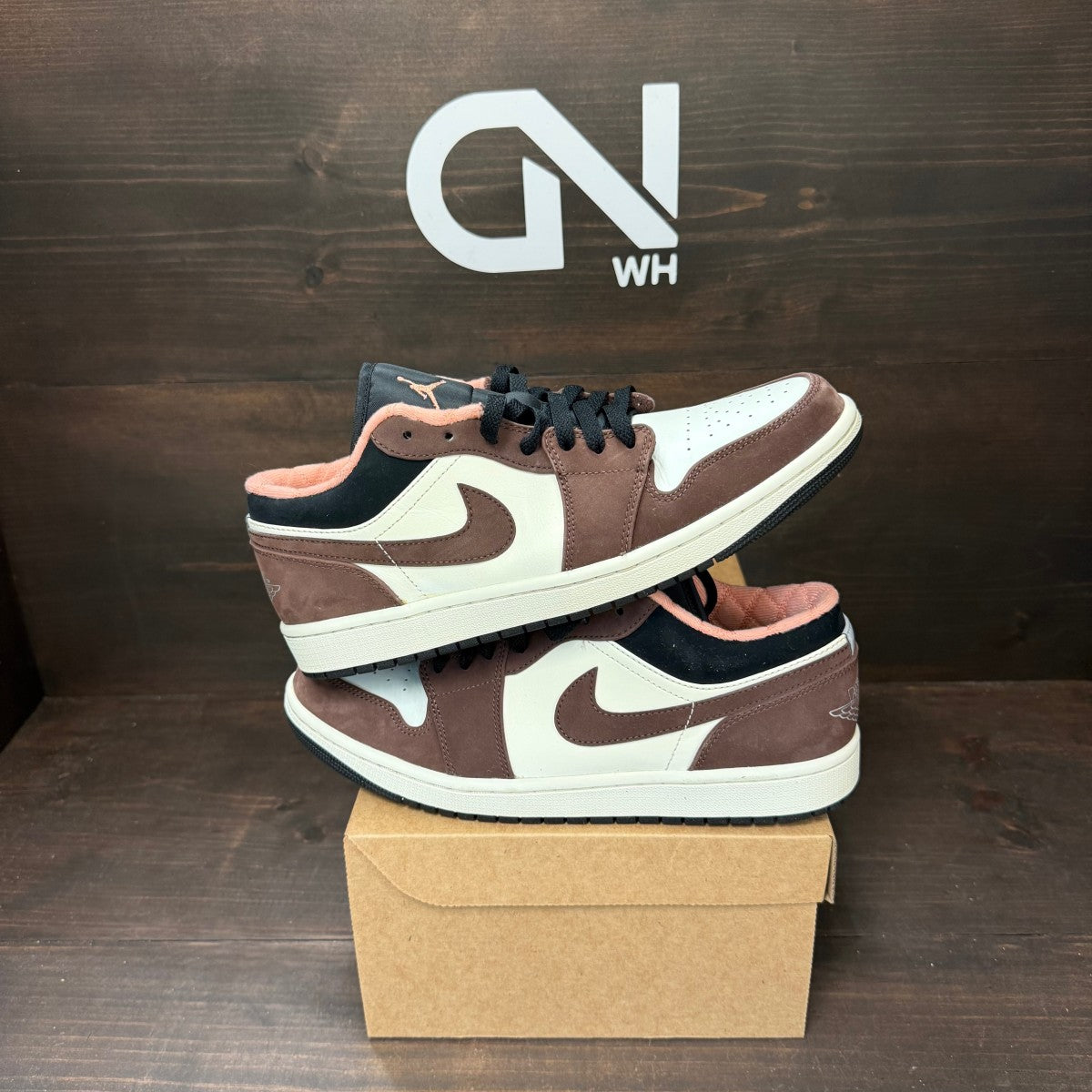 Jordan 1 Low Mocha Size 10 (Pre-Owned) - Image 1