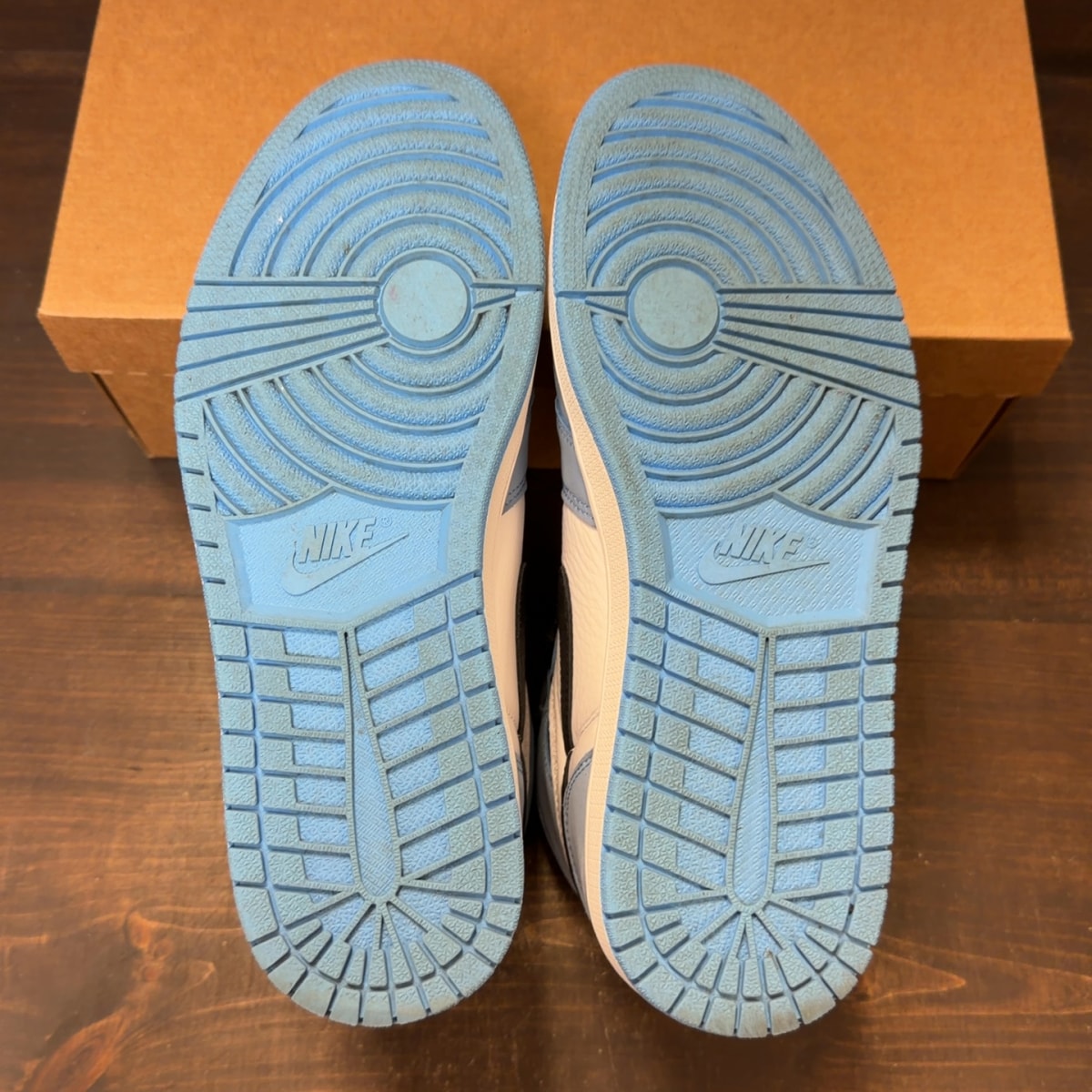 Jordan 1 Retro High OG University Blue Size 10 (Pre-Owned) - Image 6