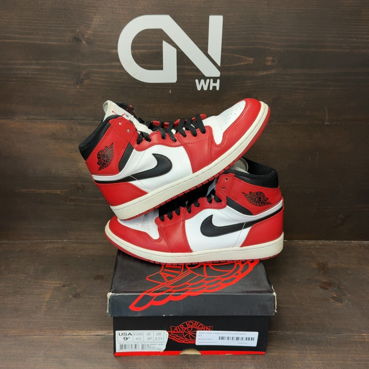 Jordan 1 Retro Chicago (2013) Size 9.5 (Pre-Owned) - Image 1