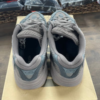 Mauve Yeezy 700 V2 (USED)