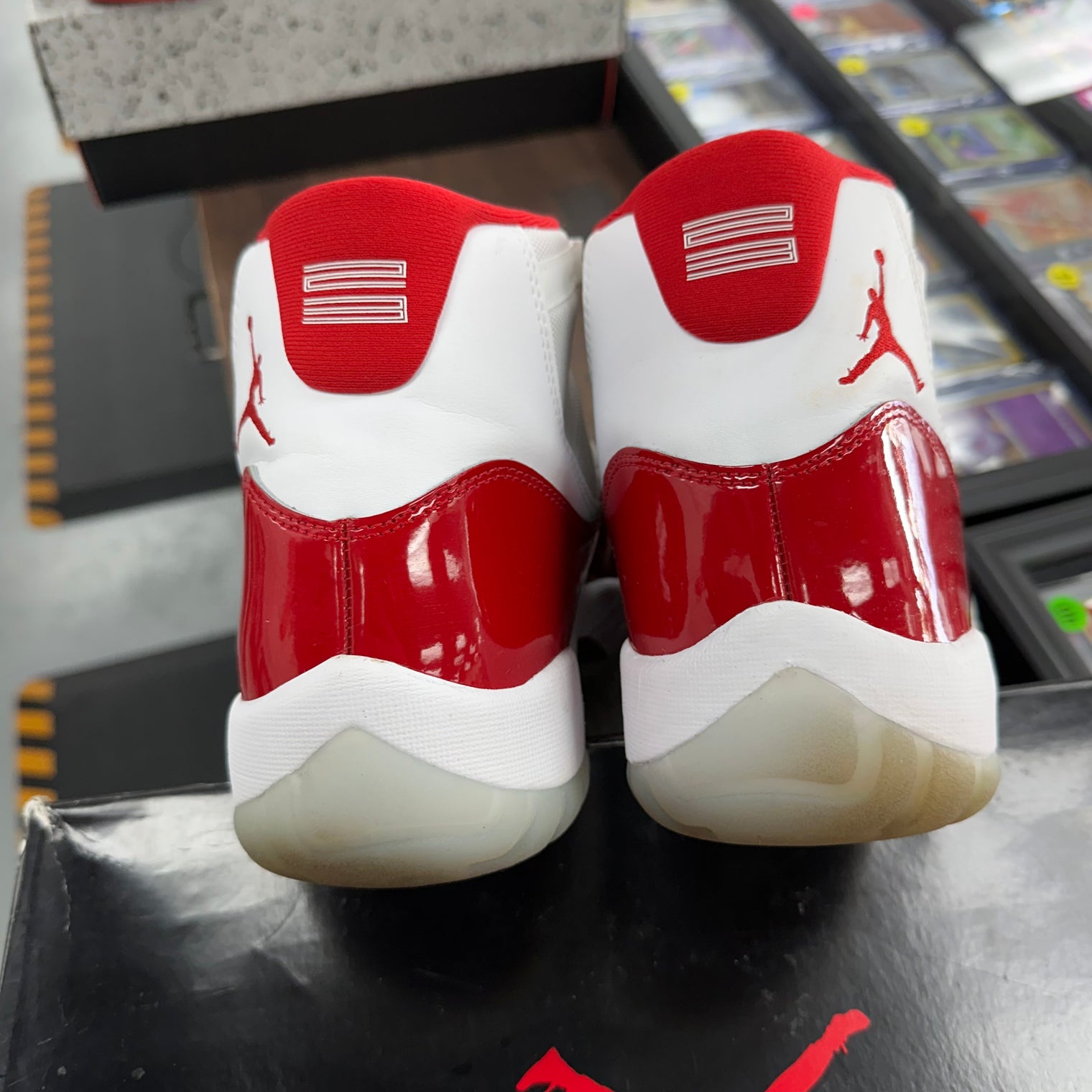 Cherry Jordan 11 (USED)