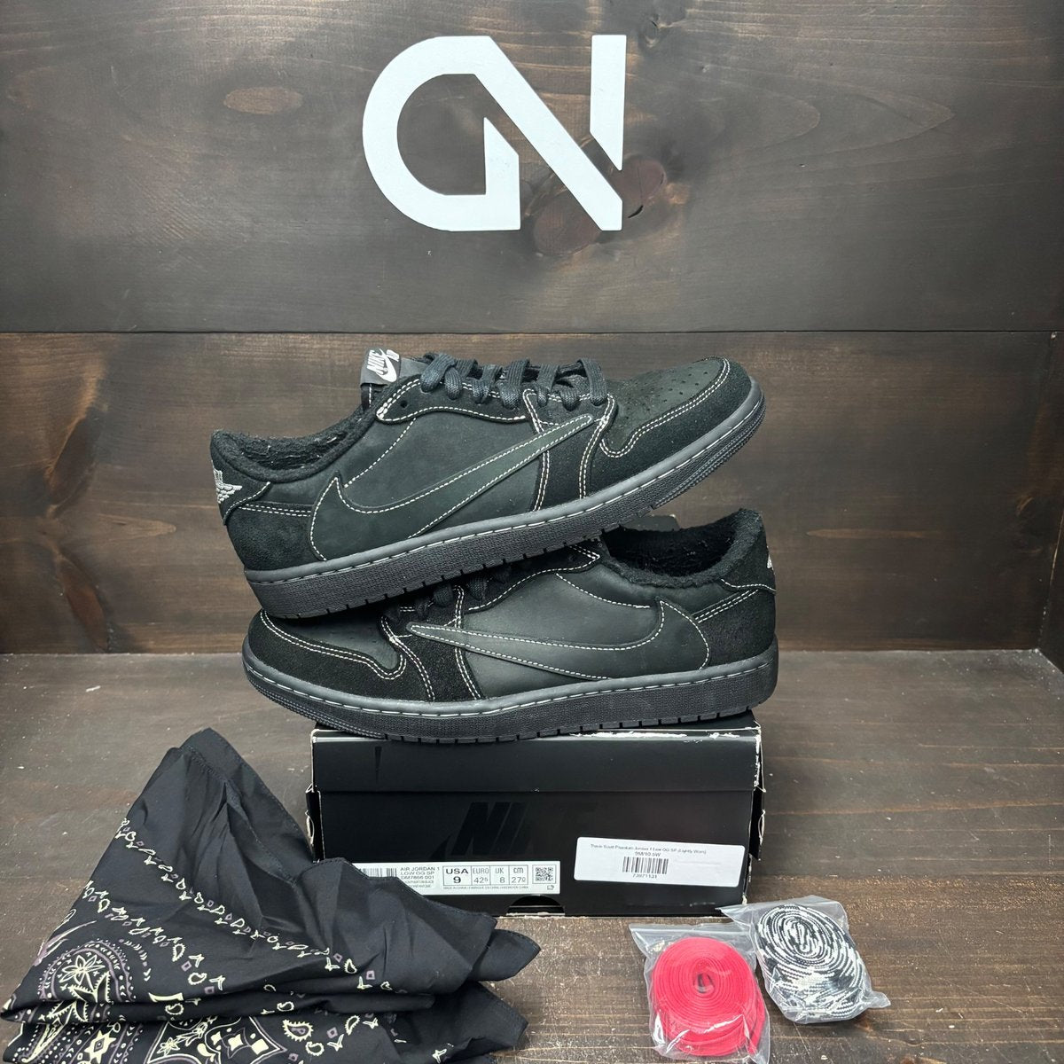Jordan 1 Retro Low OG SP Travis Scott Black Phantom Size 9 (Pre-Owned) - front