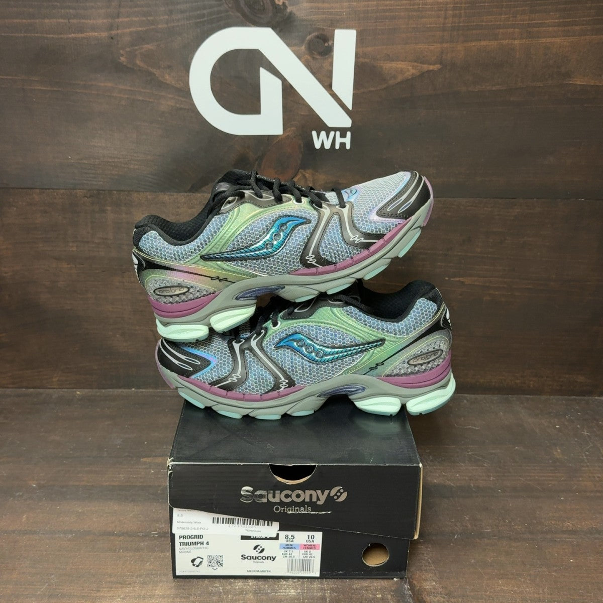 Saucony ProGrid Triumph 4 Winter Solstice Holographic Size 8.5 (Pre-Owned) - front