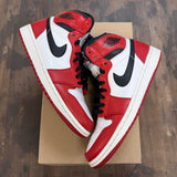 Jordan 1 Retro Chicago (2013) Size 9 (Pre-Owned) - Image 1