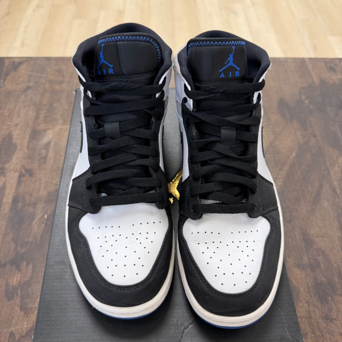 Jordan 1 Mid SE Royal Black Toe - Image 2