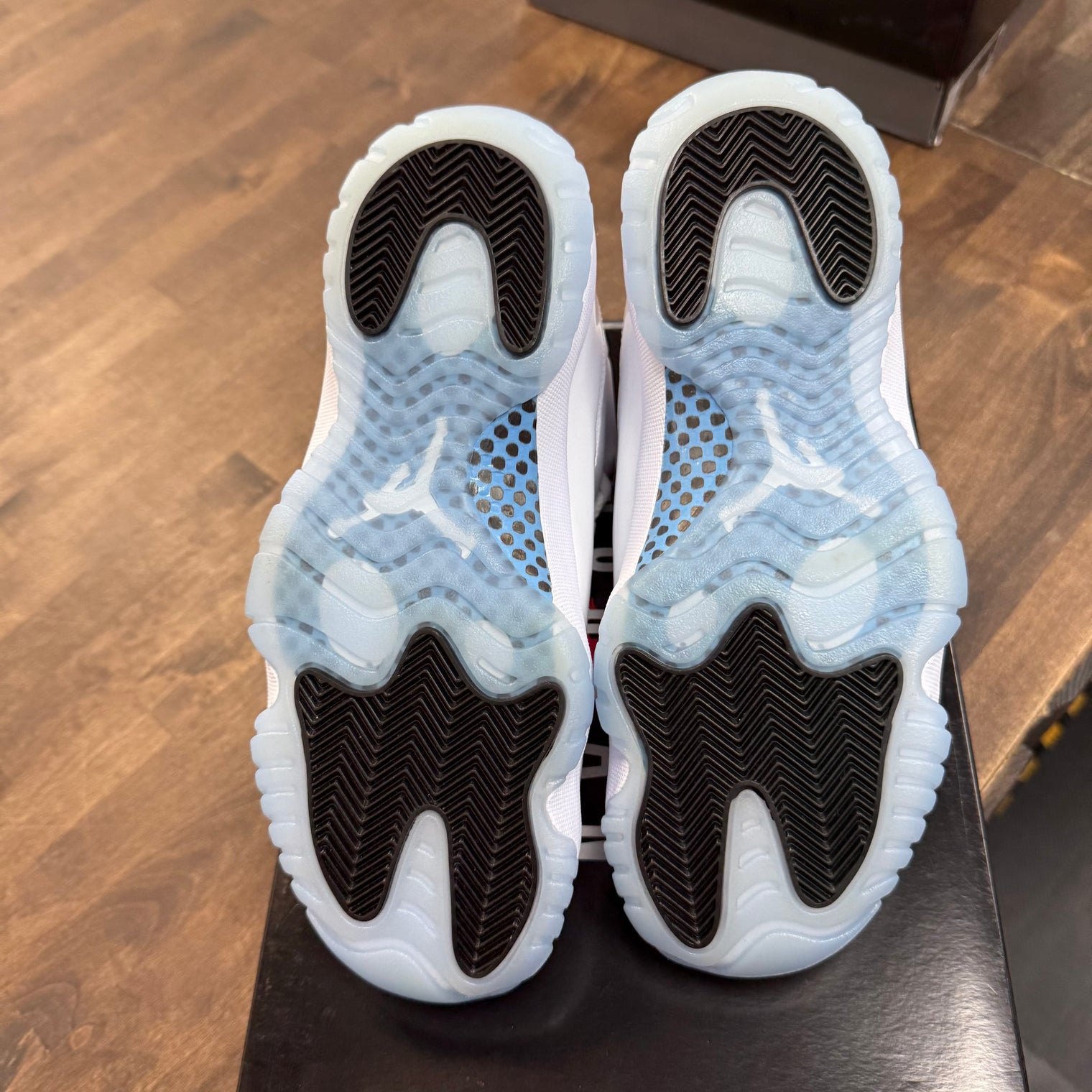 Legend Blue Jordan 11 (USED)