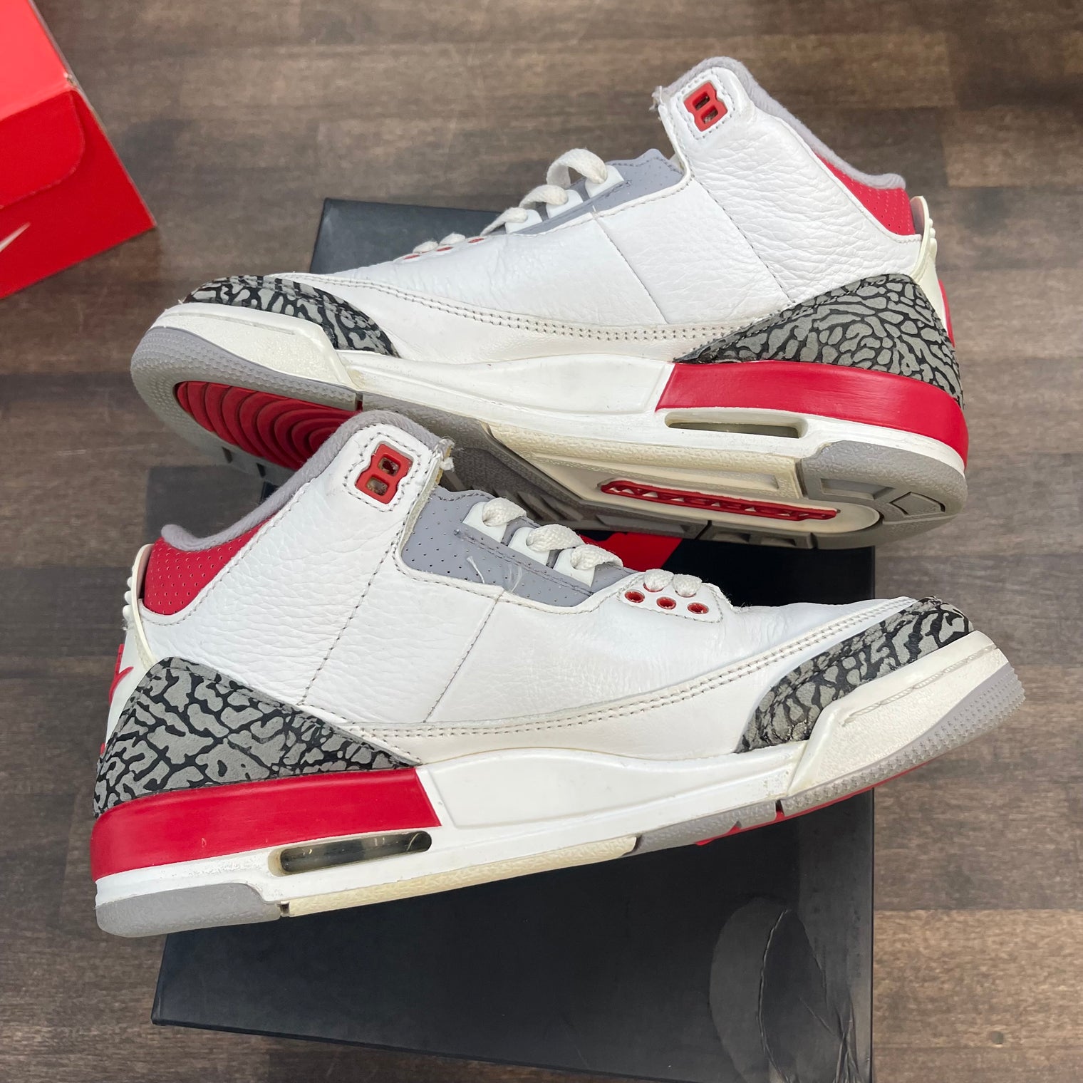 (GS) Fire Red Jordan 3 (USED)