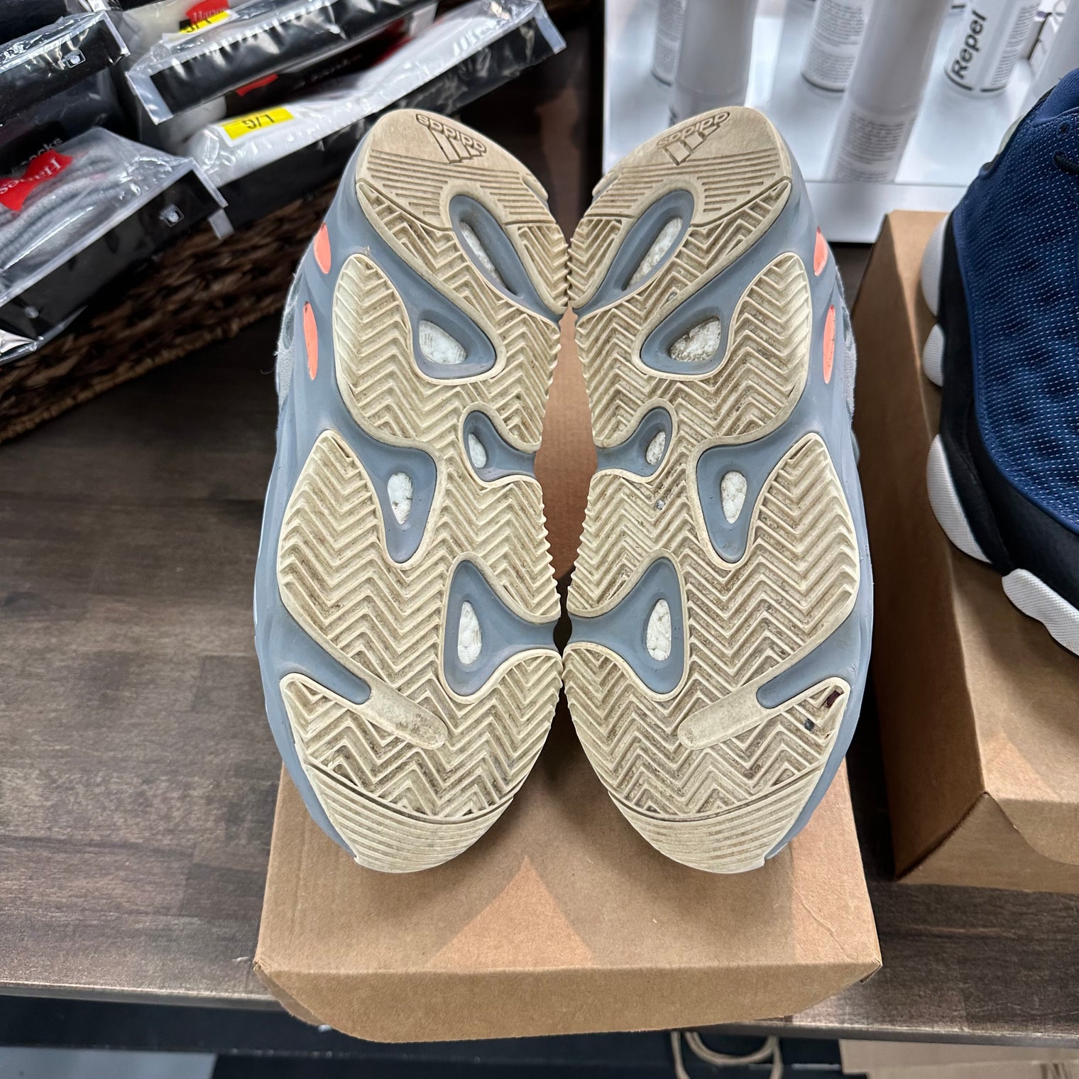 Inertia Yeezy 700 (USED,No Box)