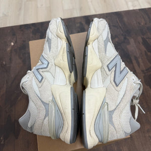 New Balance 9060 Moonbeam Sea Salt Size 11 (Pre-Owned) - Image 4