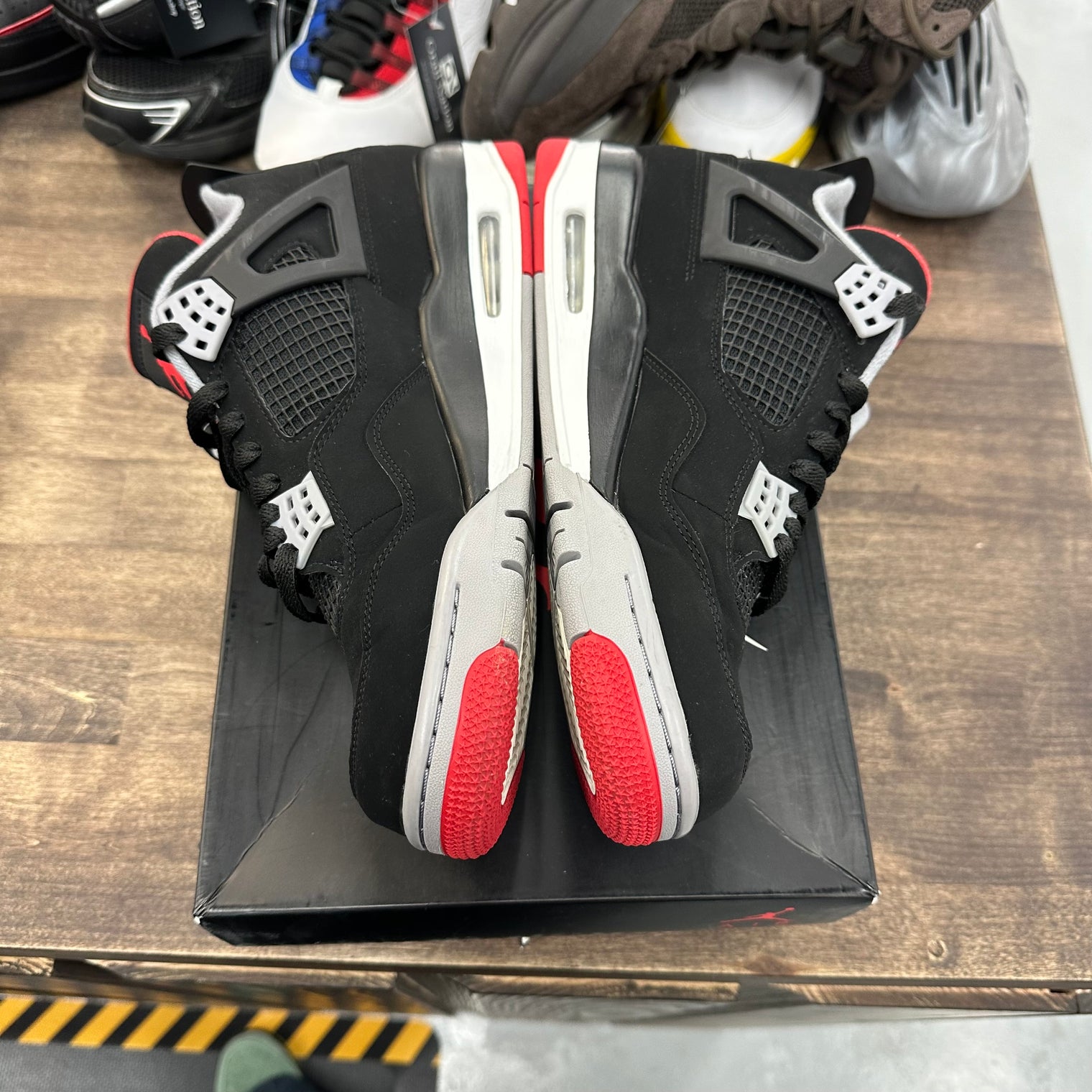 Bred Jordan 4 (2019) (USED)