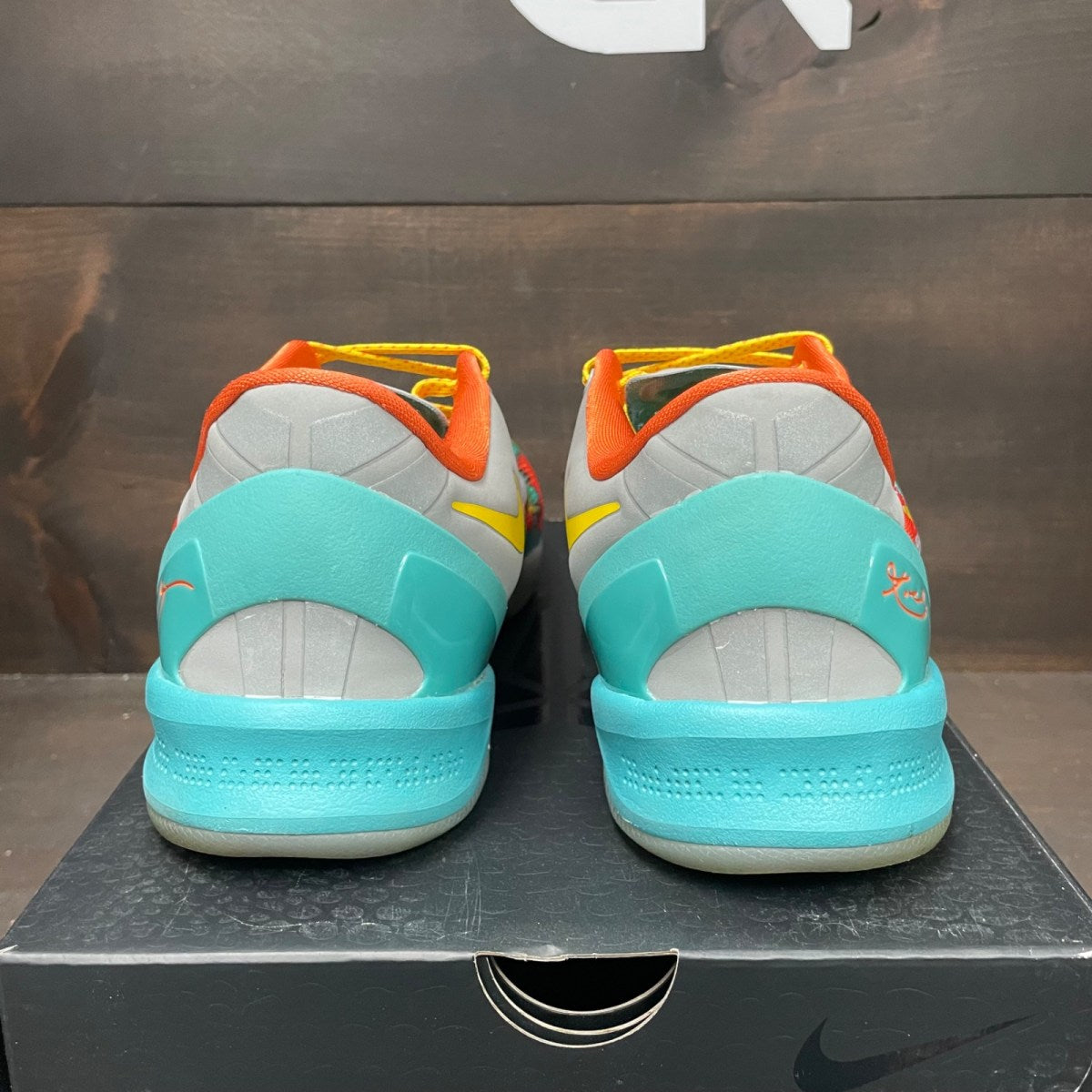 Nike Kobe 8 Protro Venice Beach (2024) Size 9 (Pre-Owned) - side