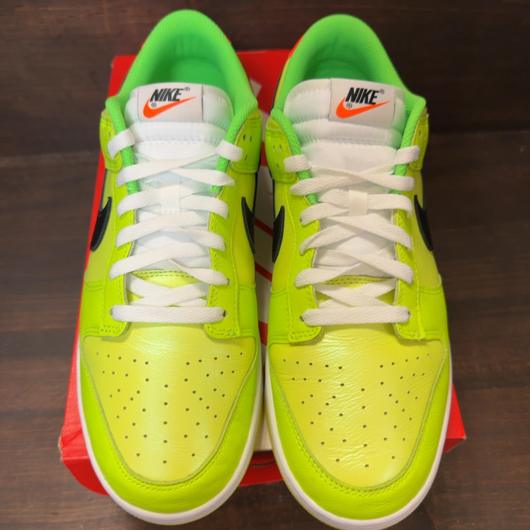 Nike Dunk Low SE Splash Volt - Image 3