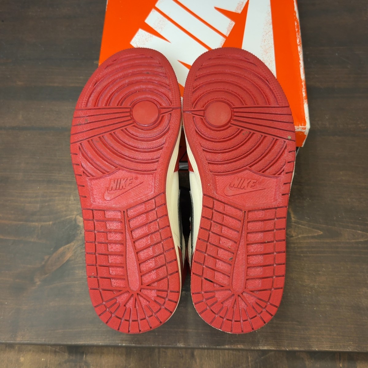Jordan 1 Retro High OG Chicago Lost and Found - Image 8