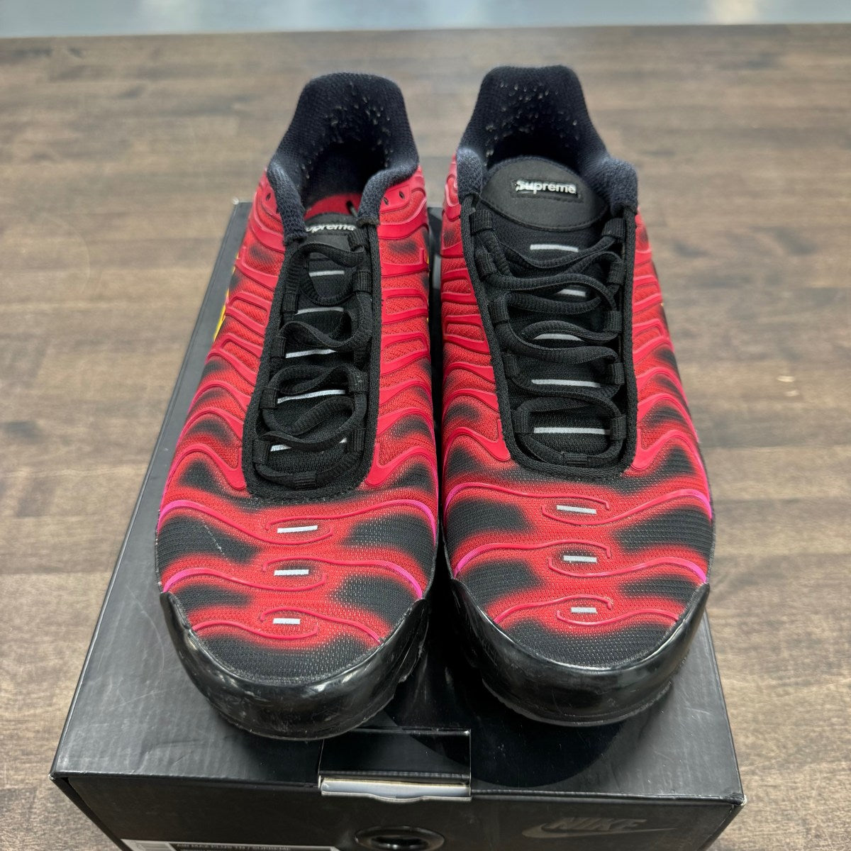 Nike Air Max Plus Supreme University Red Size 9.5 (Pre-Owned) - Image 3