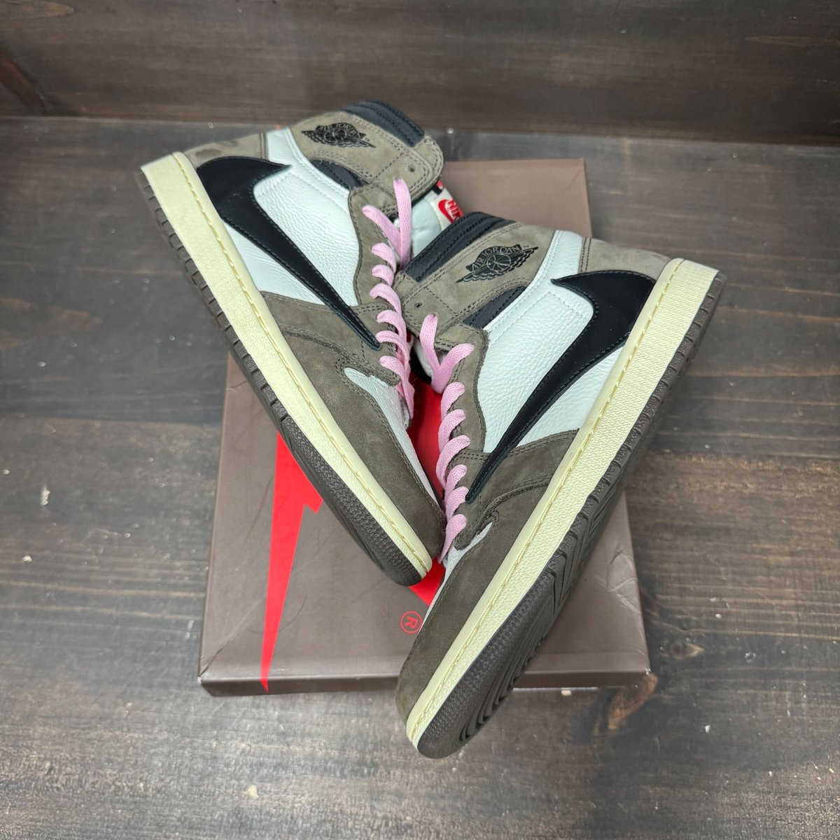Jordan 1 Retro High OG SP Travis Scott Mocha Size 8.5 (Pre-Owned) - back
