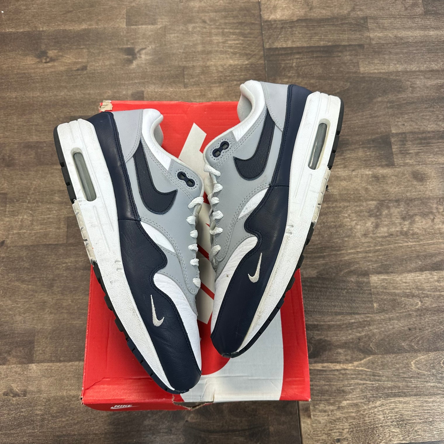 Obsidian Nike Air Max 1 LV8 (USED)