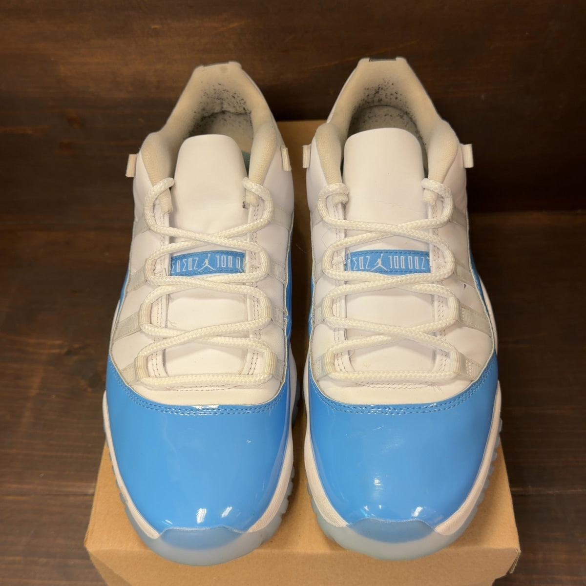 Jordan 11 Retro Low University Blue (2026) Size 10.5 (Pre-Owned) - tag