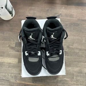 Jordan 4 Retro White Thunder (US 7Y) (USED) Size 7Y (Pre-Owned) - Image 2
