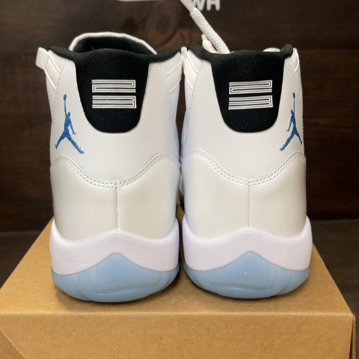 Jordan 11 Retro Legend Blue (2024) Size 10 - Image 5