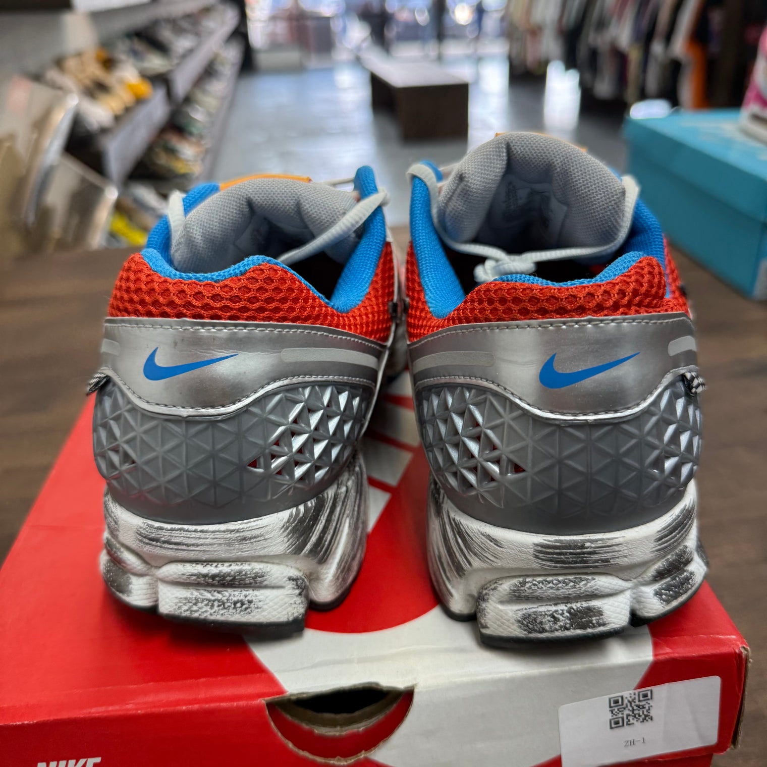 (W) Gundam Nike Zoom Vomero 5 (USED)