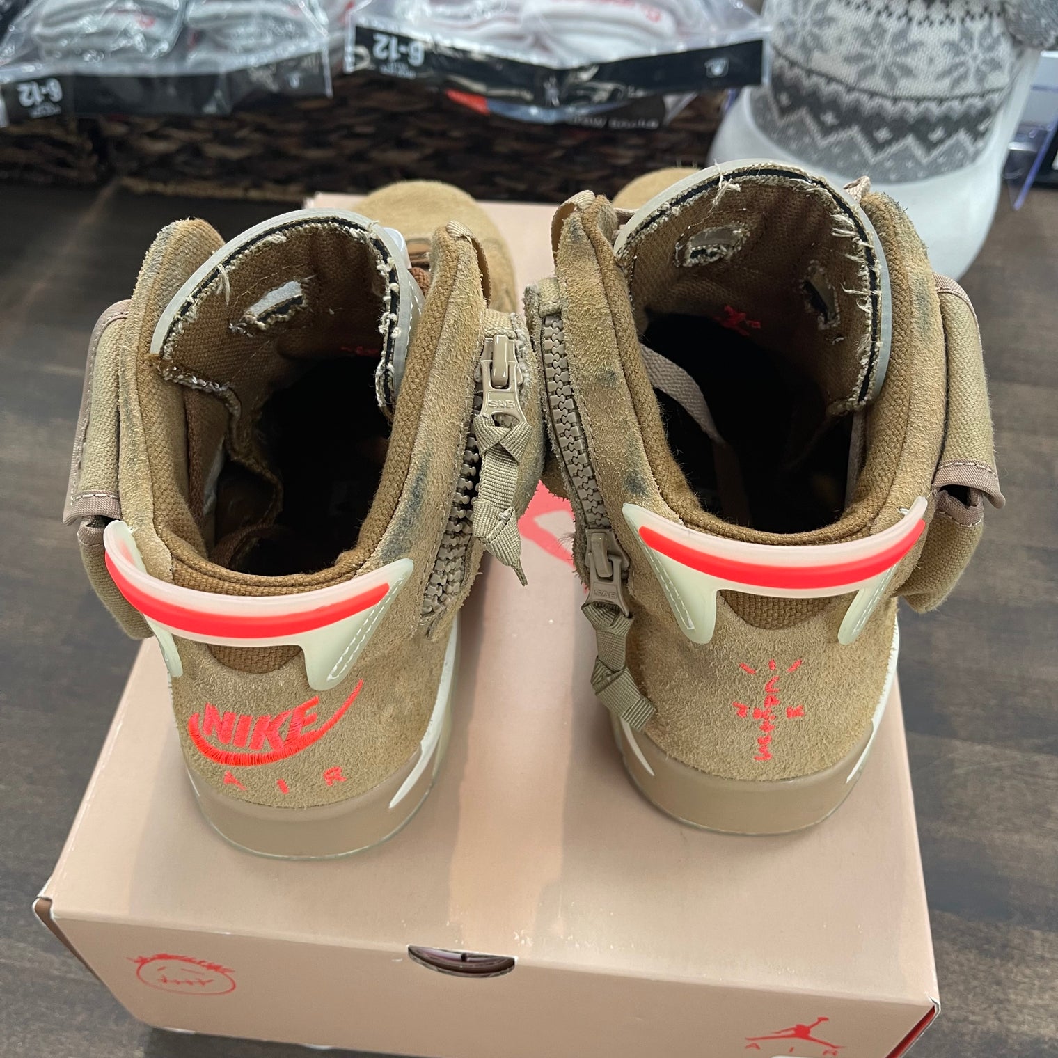 Travis Scott Khaki Jordan 6 (USED)