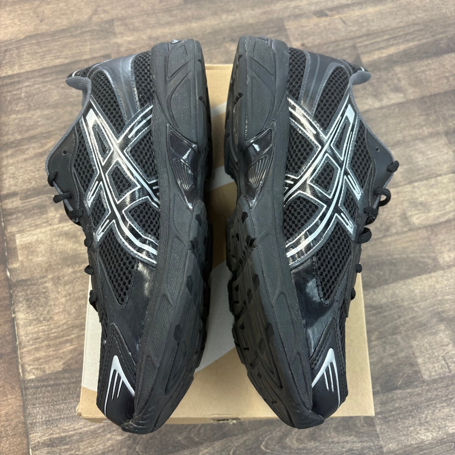 Black Pure Silver Asics 1130 (USED)