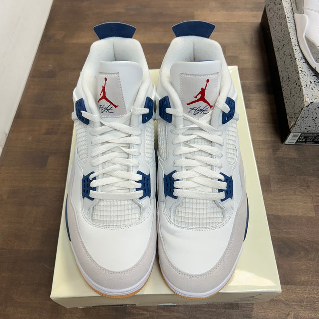 Navy SB Jordan 4 Retro (USED)