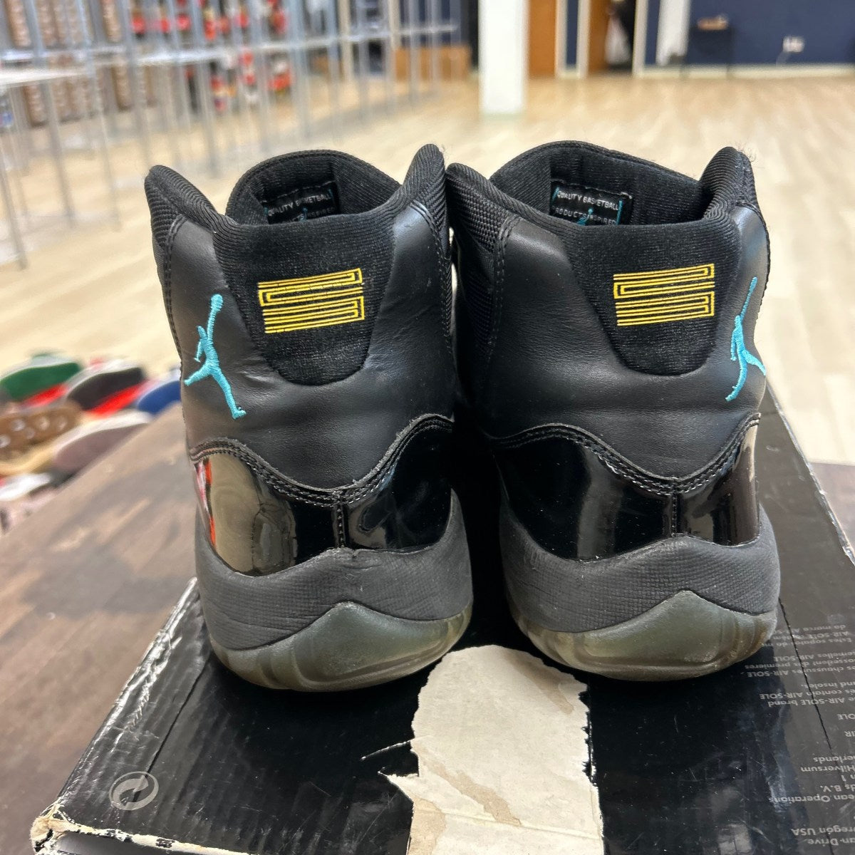 Jordan 11 Retro Gamma Blue (2013) Size 10.5 (Pre-Owned)