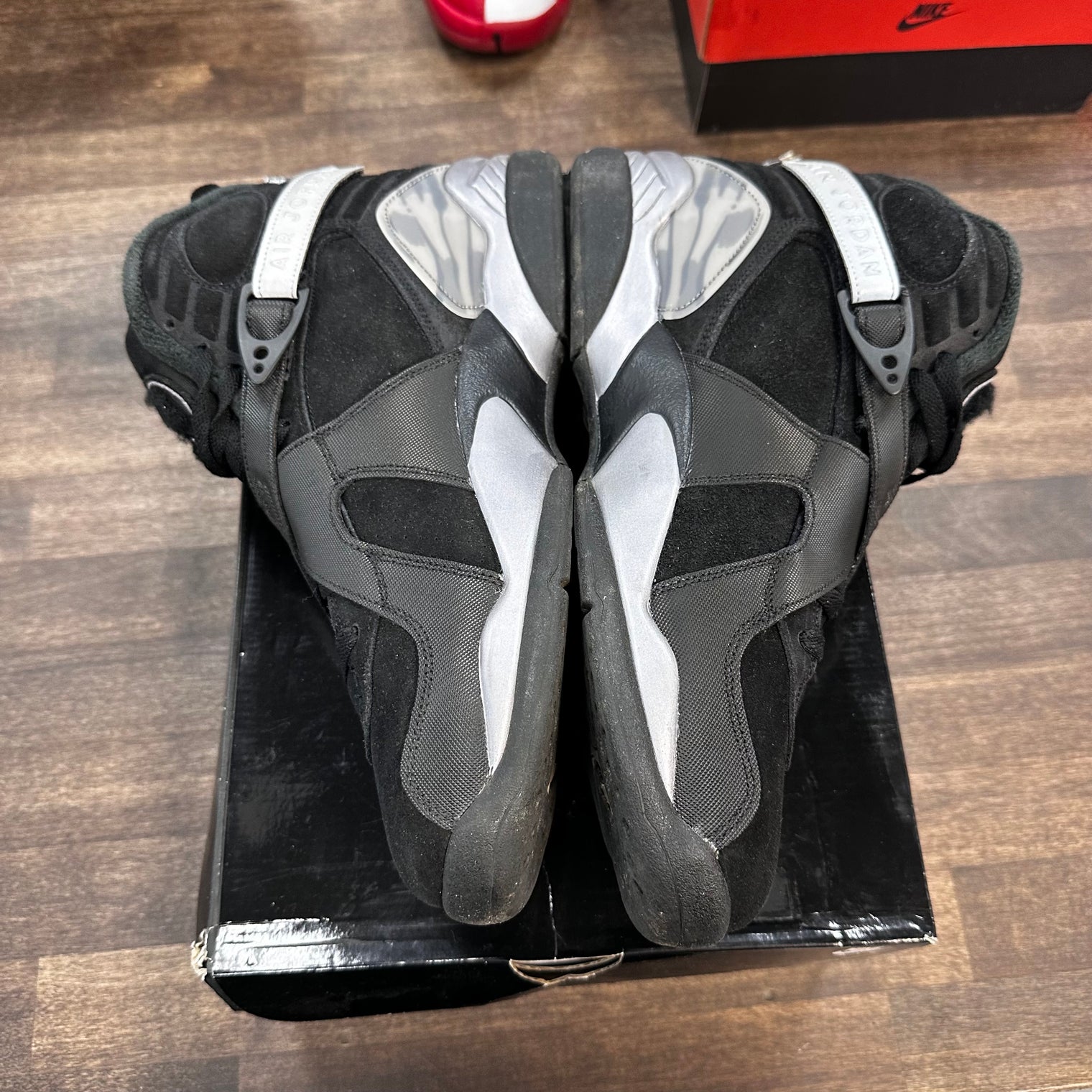 Gunsmoke Jordan 8 (USED)