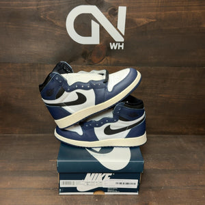 Jordan 1 Retro High OG Midnight Navy (GS) Size 5Y - Image 1