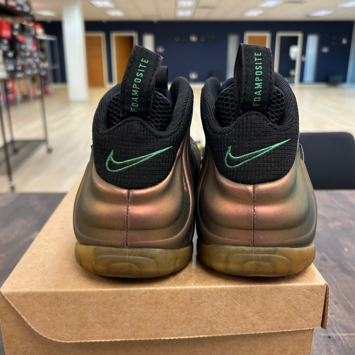 Nike Air Foamposite Pro Gym Green Size 10 (Pre-Owned) - Image 4