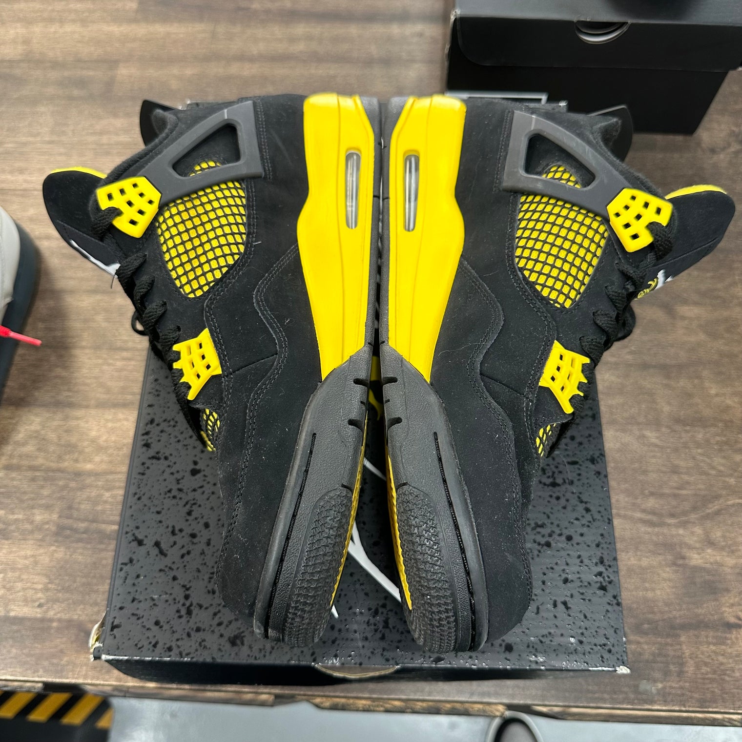 Yellow Thunder Jordan 4 (USED)
