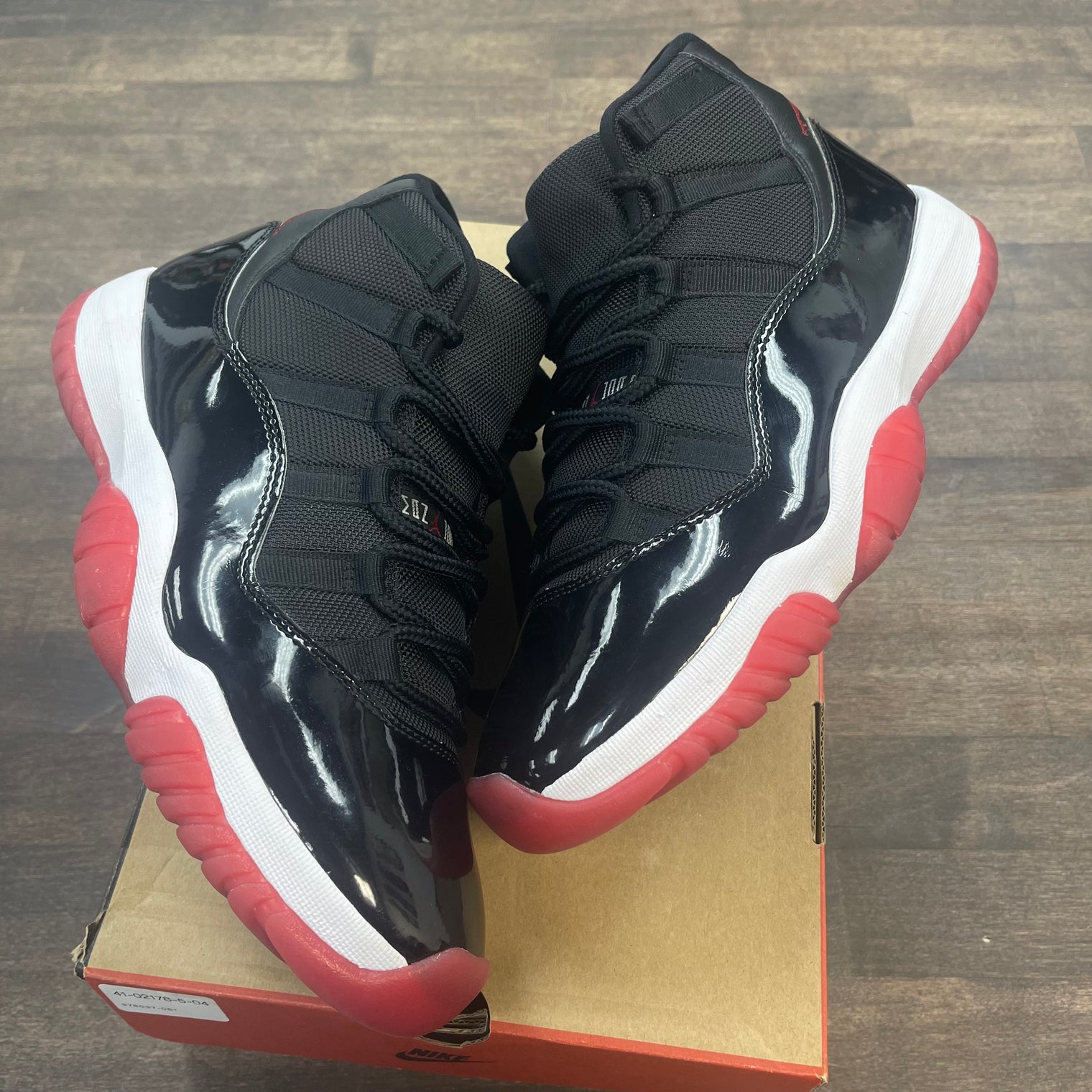 Bred Jordan 11 (2019) (USED)