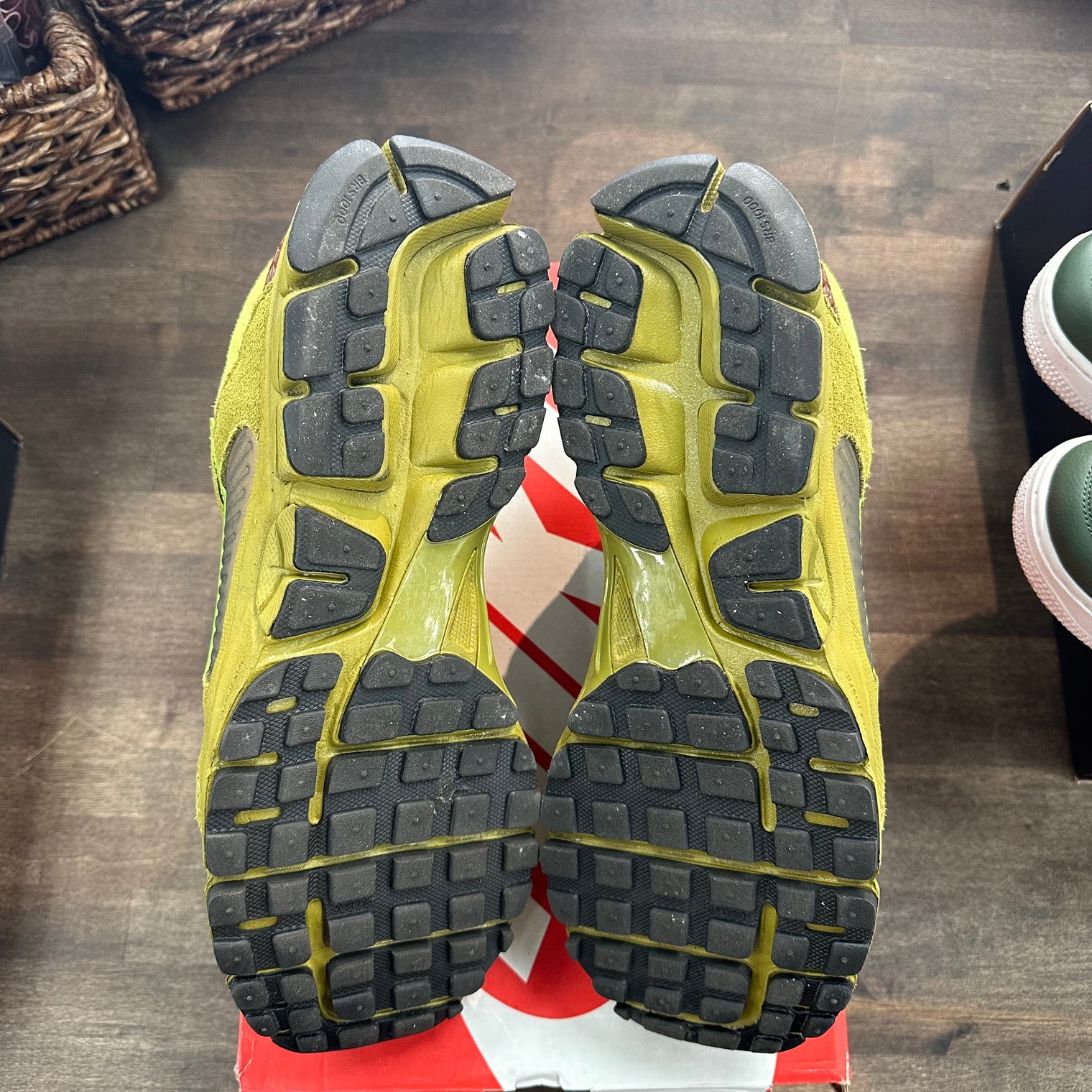 Pacific Moss Nike Zoom Vomero 5 (USED)