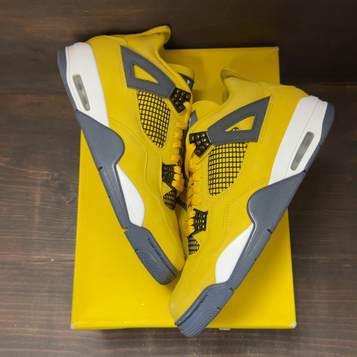 Jordan 4 Retro Lightning (2021) Size 11 (Pre-Owned) - back