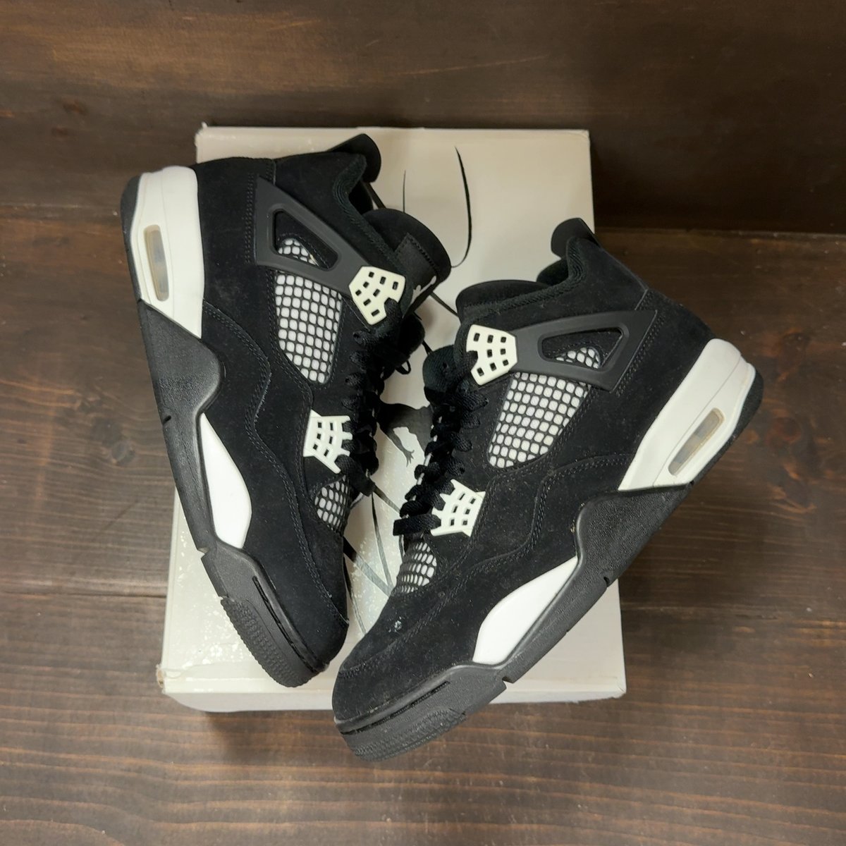Jordan 4 Retro White Thunder Size 8.5 (Pre-Owned) - back