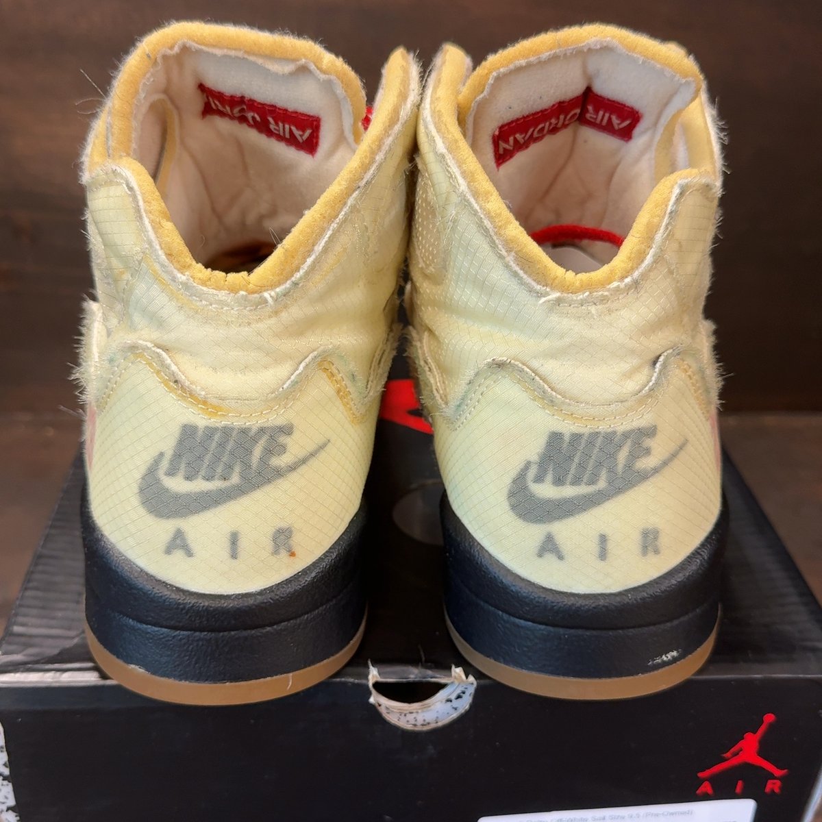 Jordan 5 Retro Off-White Sail Size 9.5 (Pre-Owned) - aux