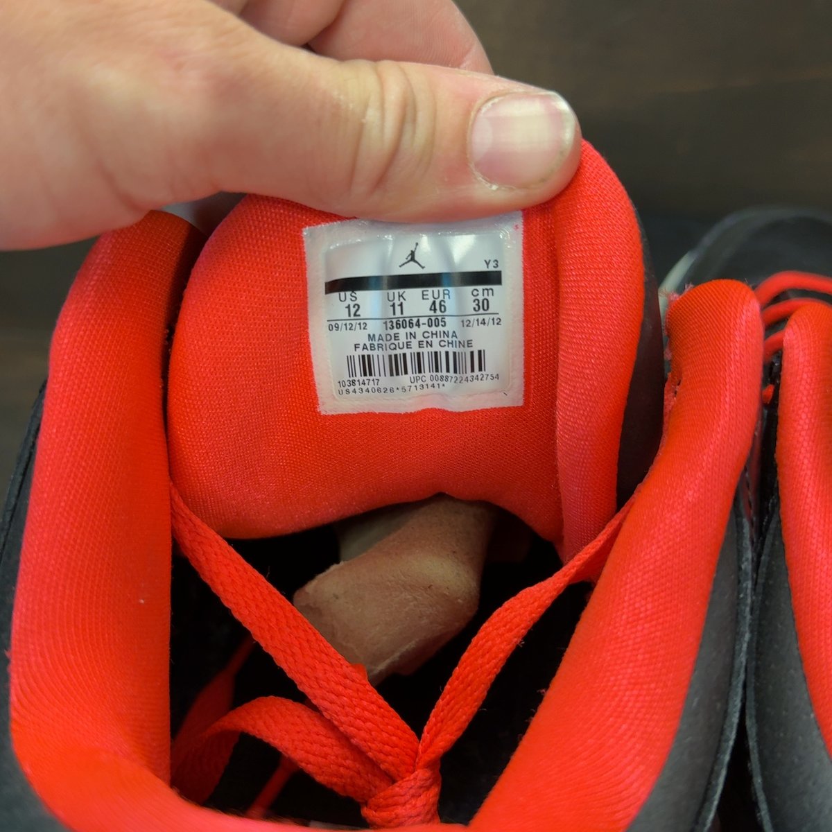 Jordan 3 Retro Crimson Size 12 (Pre-Owned) - aux