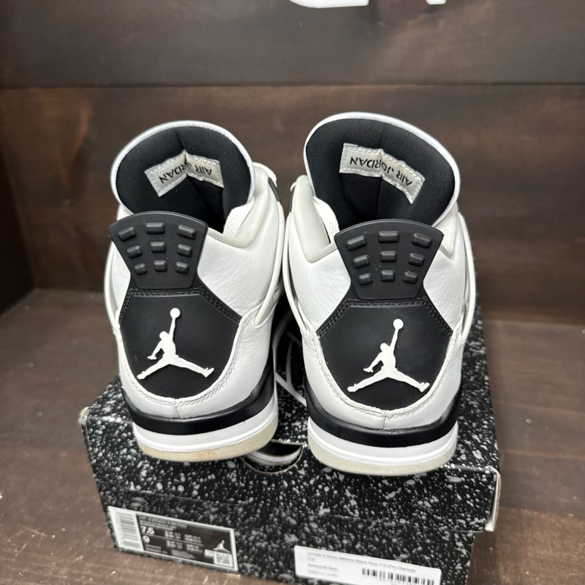 Jordan 4 Retro Military Black Size 7.5 (Pre-Owned) - sole