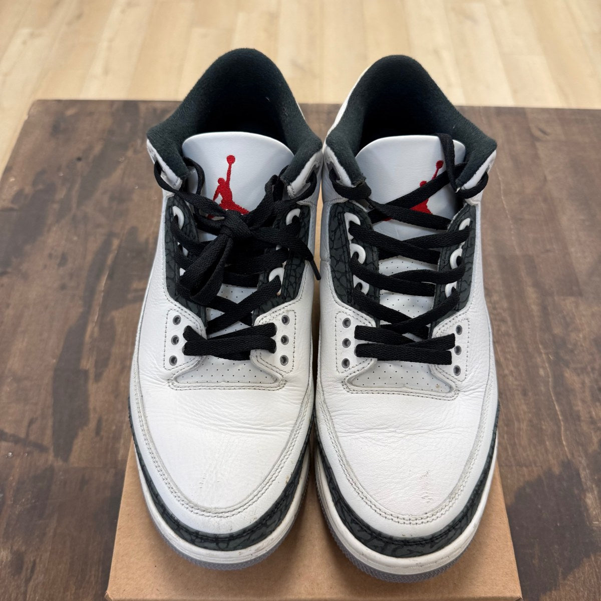 Jordan 3 Retro Cement Grey Size 11 (Pre-Owned) - Image 2