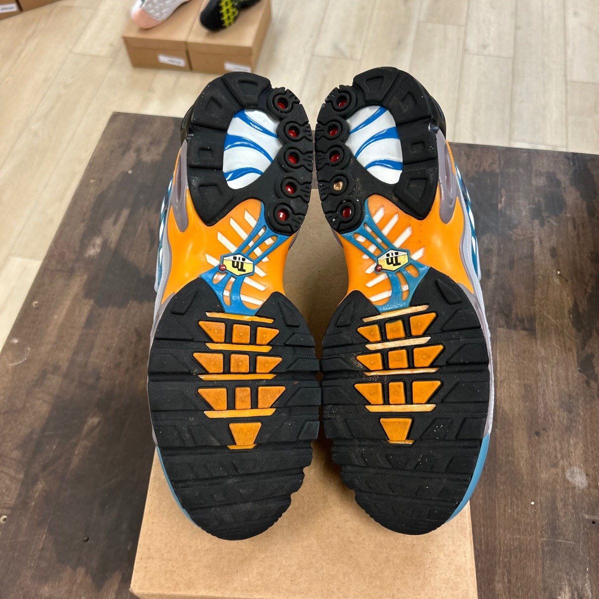 Nike Air Max Plus Deluxe Size 11.5 (Pre-Owned) - Image 5