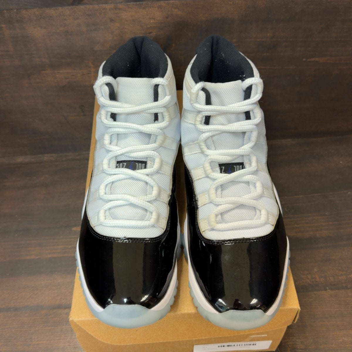 Jordan 11 Retro Concord (2018) Size 10.5 (Pre-Owned) - Image 3